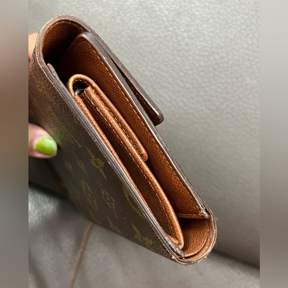 International medium wallet - Picture 4 of 15